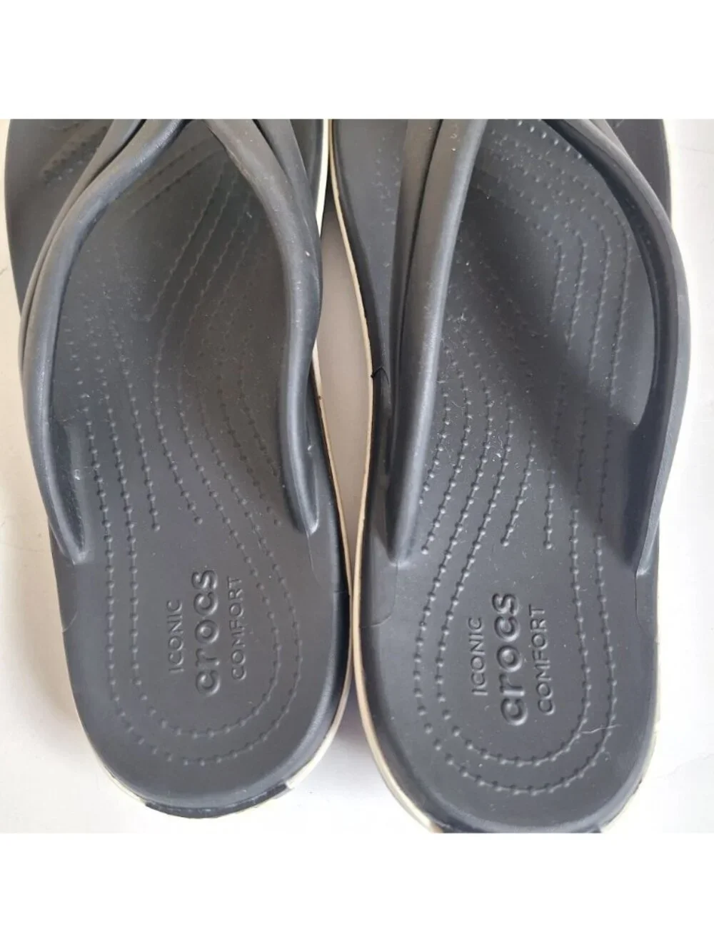 CROCS black thong
